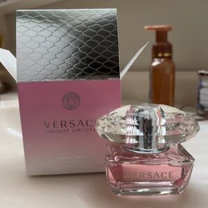 NWB Versace Bright Crystal Eau Toilette 1.7 FL/OZ. Brand New in Box